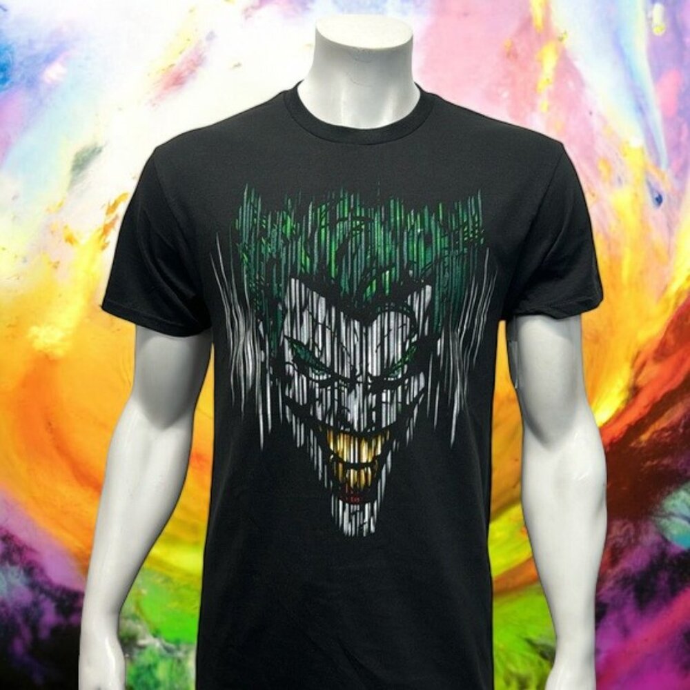 NWT Batman DC Comics The Joker Six Flags Black Green White Graphic T-Shirt Tee M